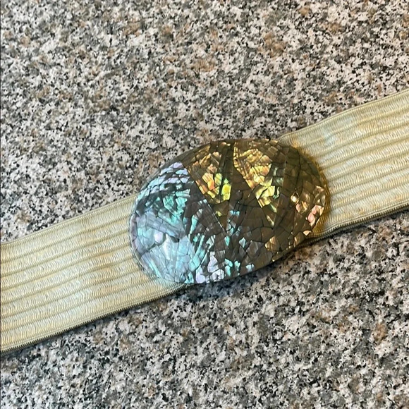 Elegant Beige Belt with Iridescent Shell Buckle - Picture 3 of 3